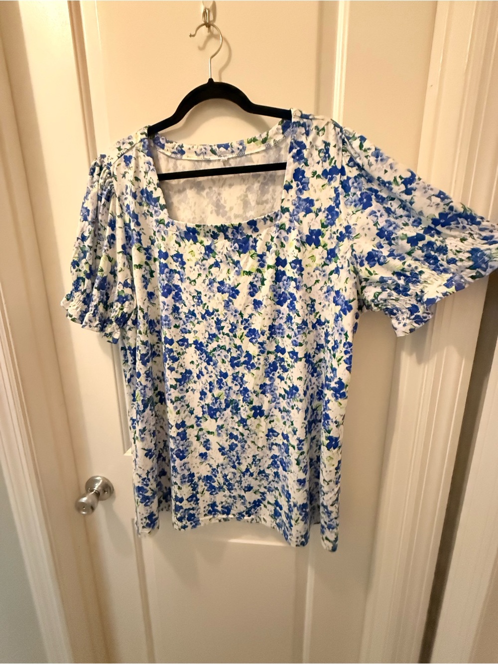 Square-Neck Floral Print Blouse in Blue, White & Green